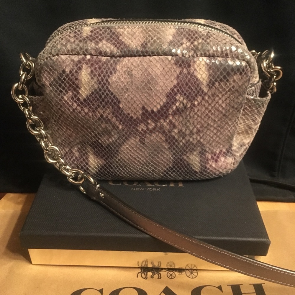 Coach exotic Pewter leather Crossbody chain purse - Picture 3 of 8